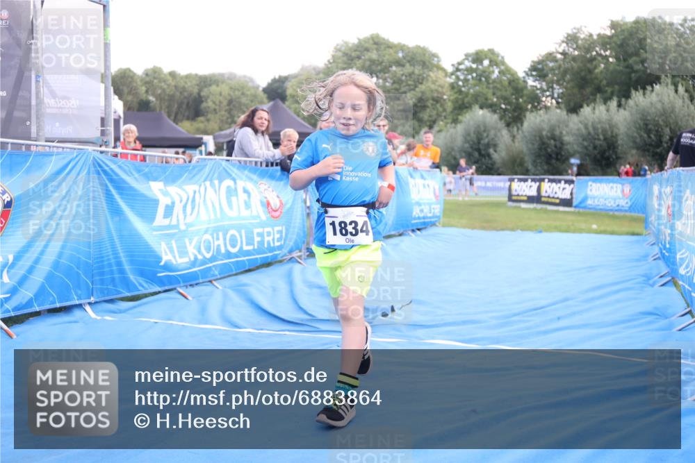 25.08.2024 - Elbe Triathlon Hamburg H.Heesch http://msf.ph/oto/6883864 25.08.2024 13:04:26 Ziel 1834 meine-sportfotos.de