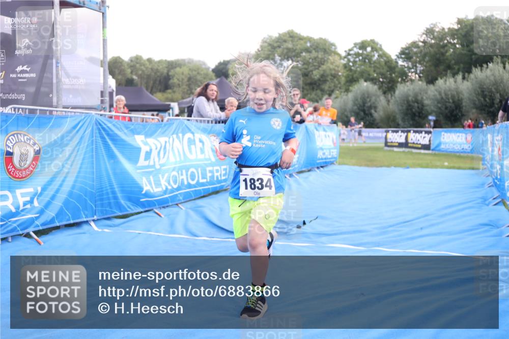 25.08.2024 - Elbe Triathlon Hamburg H.Heesch http://msf.ph/oto/6883866 25.08.2024 13:04:27 Ziel 1834 meine-sportfotos.de