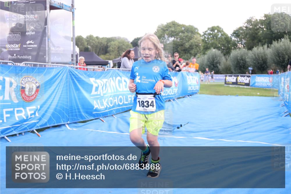 25.08.2024 - Elbe Triathlon Hamburg H.Heesch http://msf.ph/oto/6883868 25.08.2024 13:04:27 Ziel 1834 meine-sportfotos.de