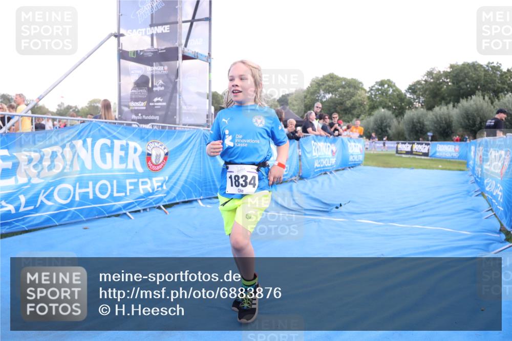 25.08.2024 - Elbe Triathlon Hamburg H.Heesch http://msf.ph/oto/6883876 25.08.2024 13:04:27 Ziel 1834 meine-sportfotos.de