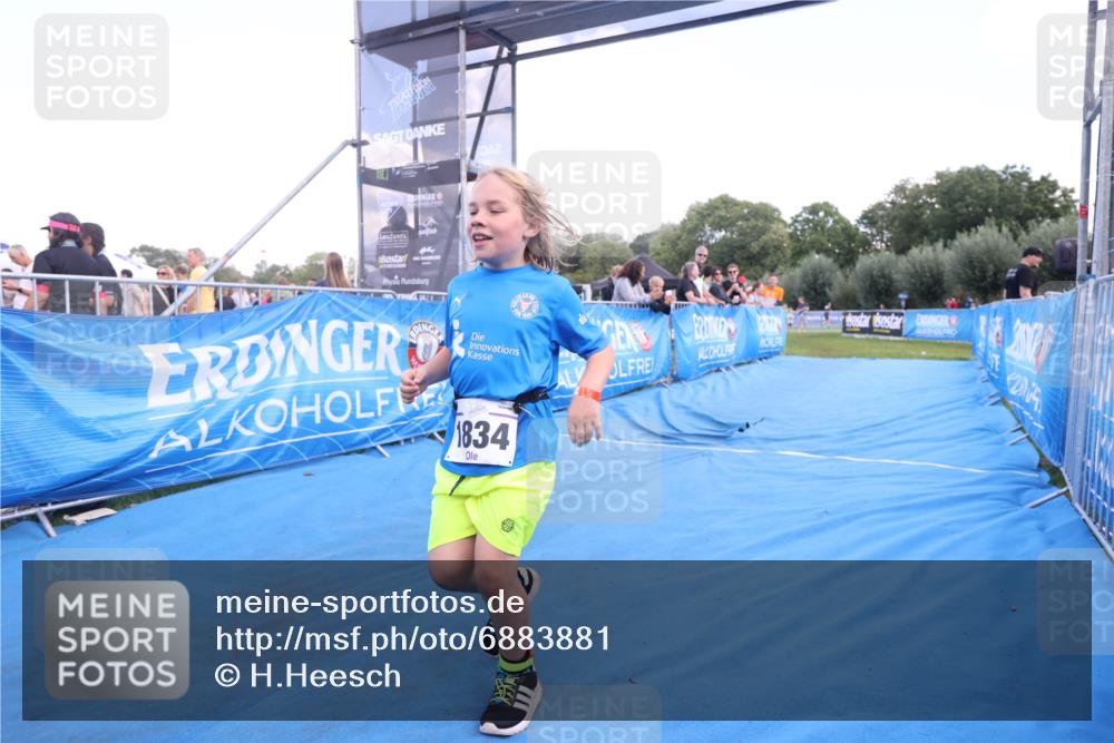 25.08.2024 - Elbe Triathlon Hamburg H.Heesch http://msf.ph/oto/6883881 25.08.2024 13:04:27 Ziel 1834 meine-sportfotos.de