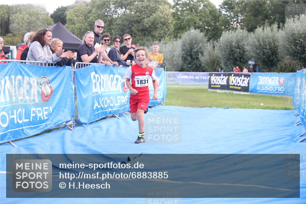 25.08.2024 - Elbe Triathlon Hamburg H.Heesch http://msf.ph/oto/6883885 25.08.2024 13:04:43 Ziel 1831 meine-sportfotos.de