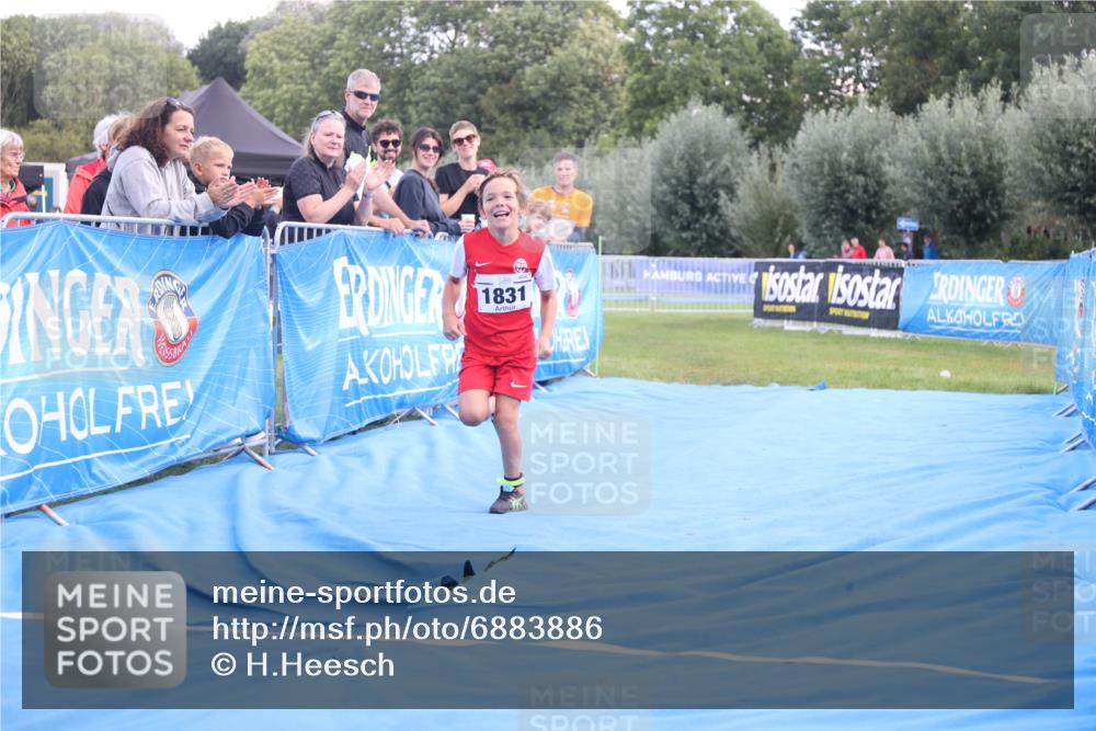25.08.2024 - Elbe Triathlon Hamburg H.Heesch http://msf.ph/oto/6883886 25.08.2024 13:04:43 Ziel 1831 meine-sportfotos.de