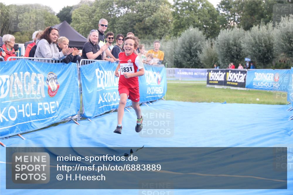 25.08.2024 - Elbe Triathlon Hamburg H.Heesch http://msf.ph/oto/6883889 25.08.2024 13:04:44 Ziel 1831 meine-sportfotos.de