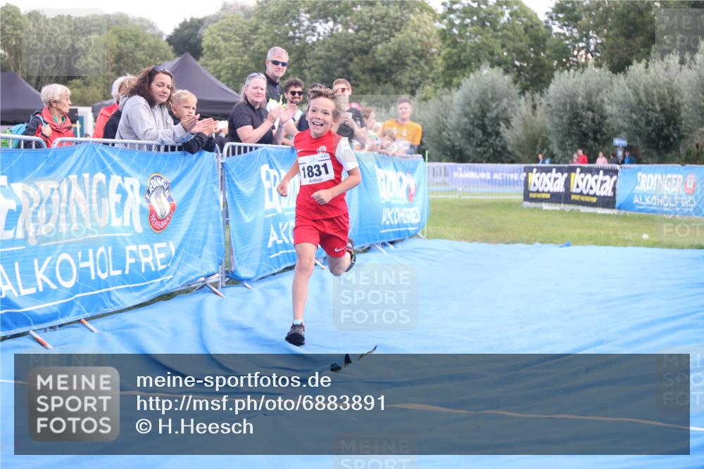 25.08.2024 - Elbe Triathlon Hamburg H.Heesch http://msf.ph/oto/6883891 25.08.2024 13:04:44 Ziel 1831 meine-sportfotos.de