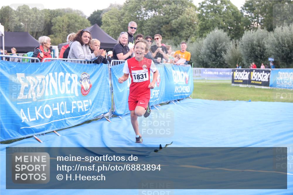 25.08.2024 - Elbe Triathlon Hamburg H.Heesch http://msf.ph/oto/6883894 25.08.2024 13:04:44 Ziel 1831 meine-sportfotos.de
