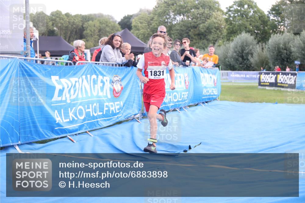 25.08.2024 - Elbe Triathlon Hamburg H.Heesch http://msf.ph/oto/6883898 25.08.2024 13:04:44 Ziel 1831 meine-sportfotos.de