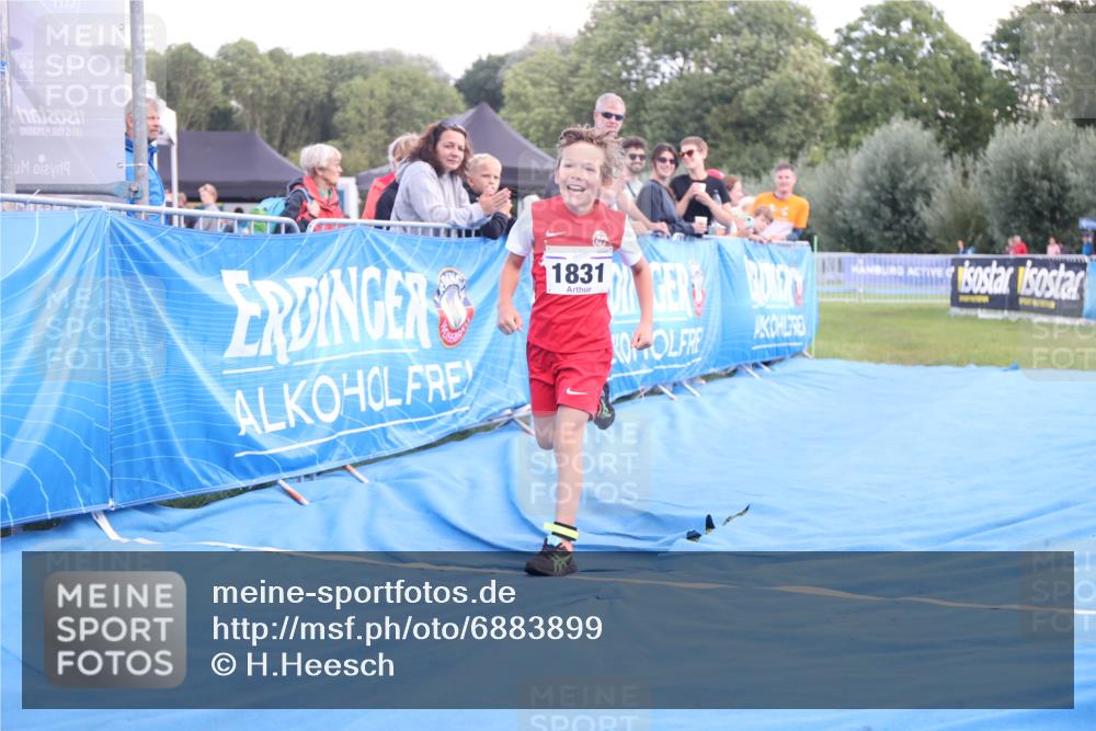 25.08.2024 - Elbe Triathlon Hamburg H.Heesch http://msf.ph/oto/6883899 25.08.2024 13:04:44 Ziel 1831 meine-sportfotos.de
