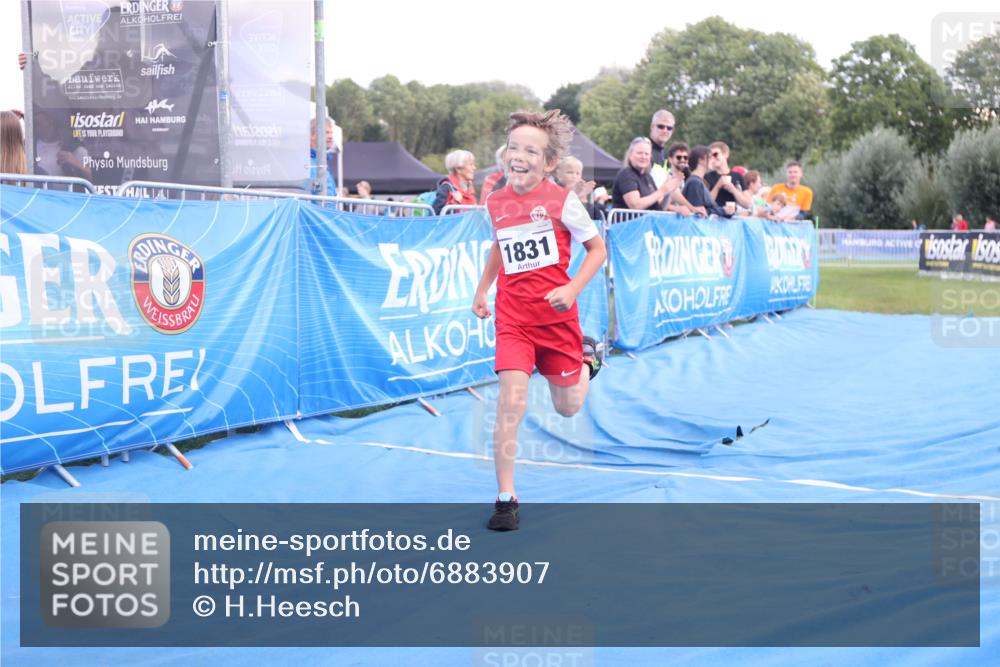 25.08.2024 - Elbe Triathlon Hamburg H.Heesch http://msf.ph/oto/6883907 25.08.2024 13:04:44 Ziel 1831 meine-sportfotos.de