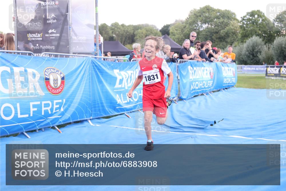 25.08.2024 - Elbe Triathlon Hamburg H.Heesch http://msf.ph/oto/6883908 25.08.2024 13:04:45 Ziel 1831 meine-sportfotos.de