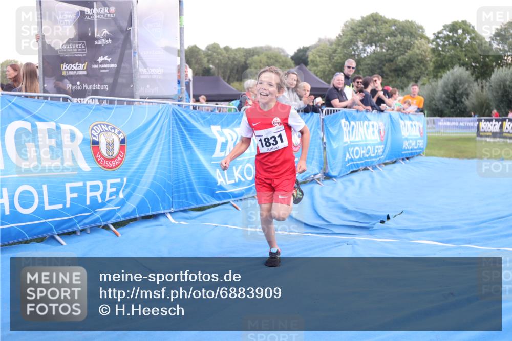 25.08.2024 - Elbe Triathlon Hamburg H.Heesch http://msf.ph/oto/6883909 25.08.2024 13:04:45 Ziel 1831 meine-sportfotos.de