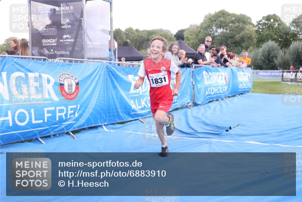 25.08.2024 - Elbe Triathlon Hamburg H.Heesch http://msf.ph/oto/6883910 25.08.2024 13:04:45 Ziel 1831 meine-sportfotos.de