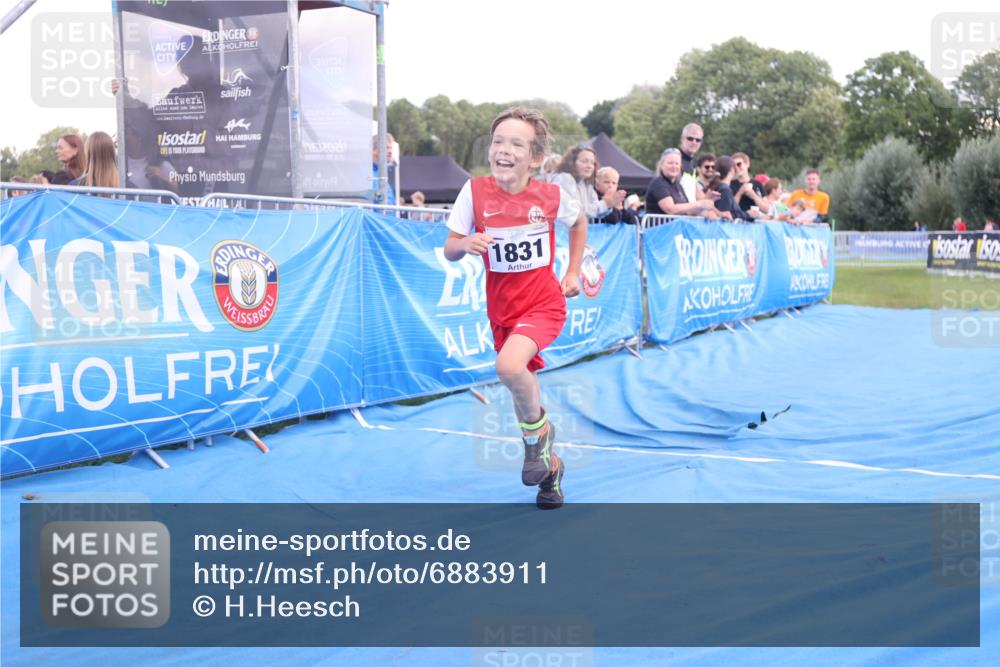25.08.2024 - Elbe Triathlon Hamburg H.Heesch http://msf.ph/oto/6883911 25.08.2024 13:04:45 Ziel 1831 meine-sportfotos.de