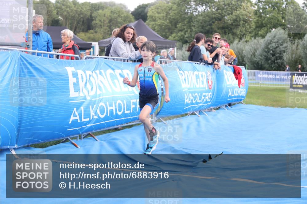 25.08.2024 - Elbe Triathlon Hamburg H.Heesch http://msf.ph/oto/6883916 25.08.2024 13:05:11 Ziel 1841 meine-sportfotos.de