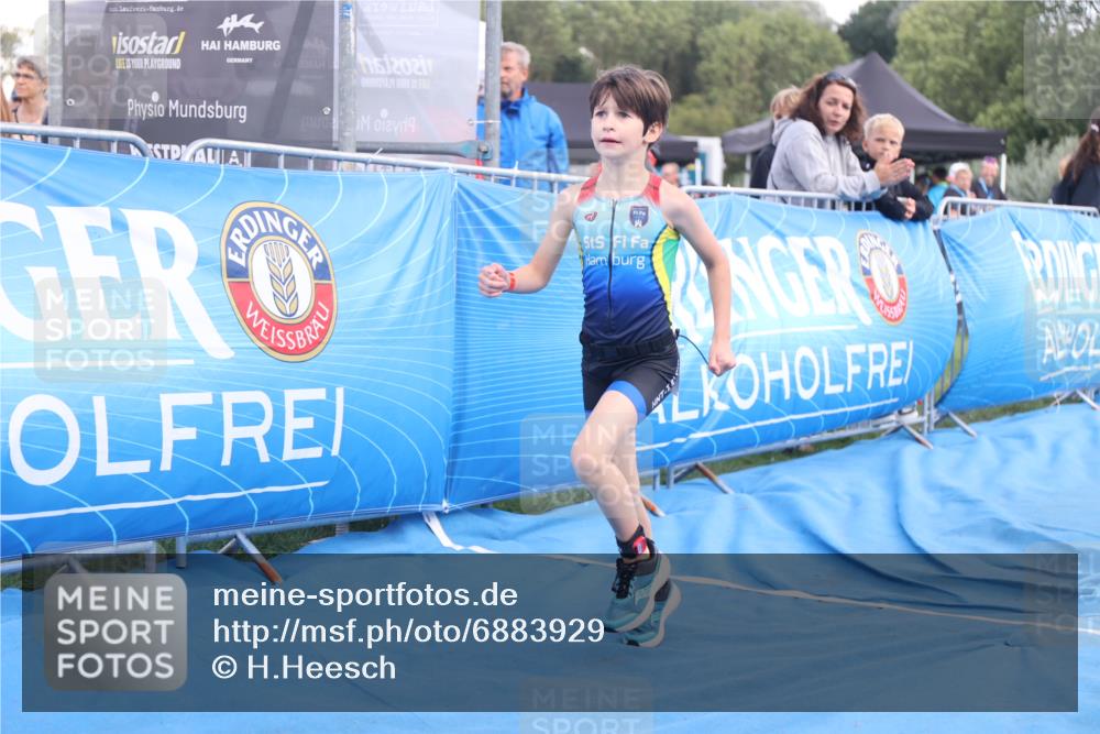 25.08.2024 - Elbe Triathlon Hamburg H.Heesch http://msf.ph/oto/6883929 25.08.2024 13:05:12 Ziel 1841 meine-sportfotos.de