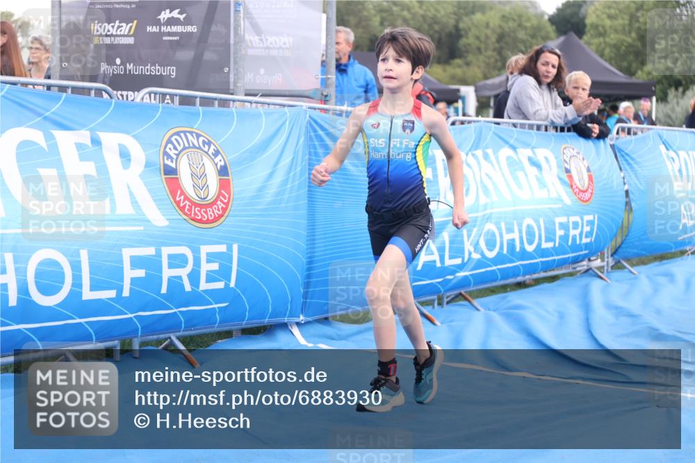 25.08.2024 - Elbe Triathlon Hamburg H.Heesch http://msf.ph/oto/6883930 25.08.2024 13:05:12 Ziel 1841 meine-sportfotos.de