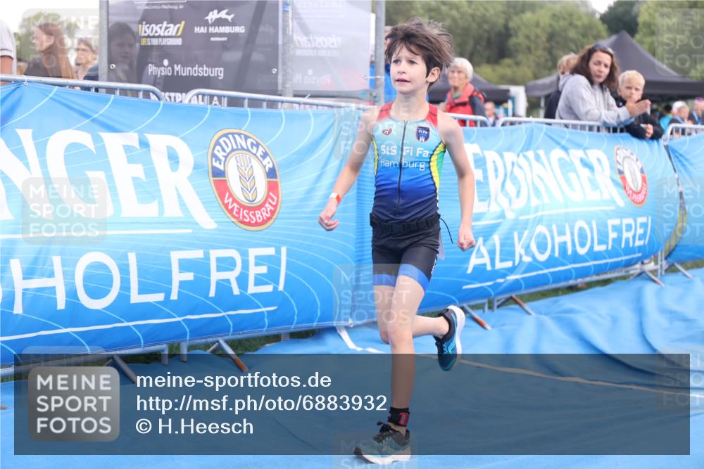 25.08.2024 - Elbe Triathlon Hamburg H.Heesch http://msf.ph/oto/6883932 25.08.2024 13:05:12 Ziel 1841 meine-sportfotos.de
