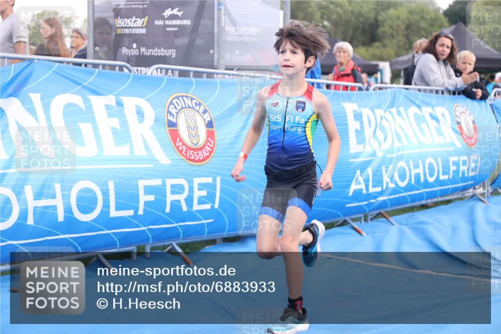 25.08.2024 - Elbe Triathlon Hamburg H.Heesch http://msf.ph/oto/6883933 25.08.2024 13:05:12 Ziel 1841 meine-sportfotos.de