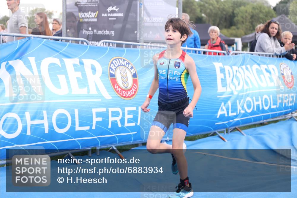 25.08.2024 - Elbe Triathlon Hamburg H.Heesch http://msf.ph/oto/6883934 25.08.2024 13:05:12 Ziel 1841 meine-sportfotos.de