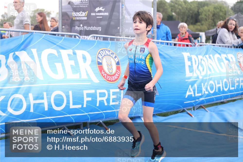 25.08.2024 - Elbe Triathlon Hamburg H.Heesch http://msf.ph/oto/6883935 25.08.2024 13:05:12 Ziel 1841 meine-sportfotos.de