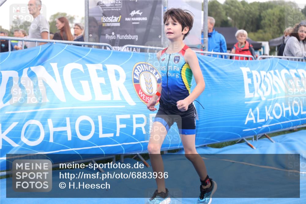 25.08.2024 - Elbe Triathlon Hamburg H.Heesch http://msf.ph/oto/6883936 25.08.2024 13:05:12 Ziel 1841 meine-sportfotos.de