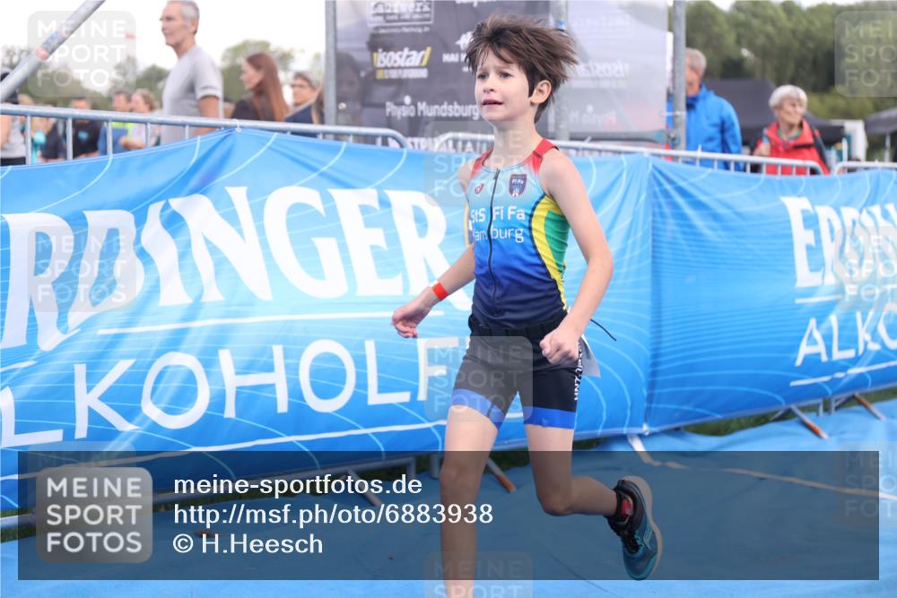 25.08.2024 - Elbe Triathlon Hamburg H.Heesch http://msf.ph/oto/6883938 25.08.2024 13:05:12 Ziel 1841 meine-sportfotos.de
