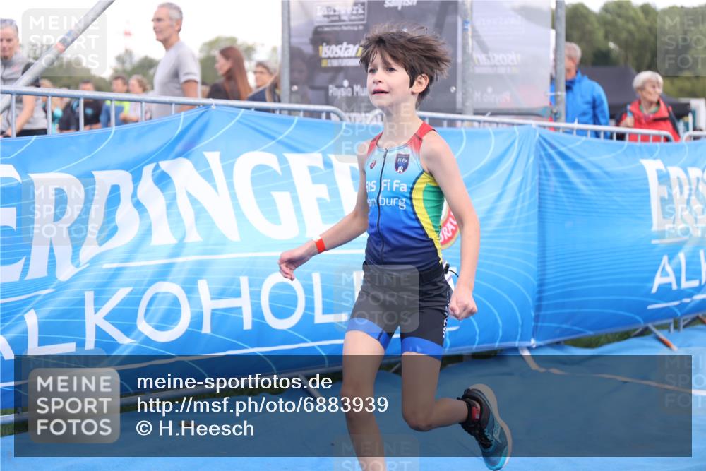 25.08.2024 - Elbe Triathlon Hamburg H.Heesch http://msf.ph/oto/6883939 25.08.2024 13:05:12 Ziel 1841 meine-sportfotos.de