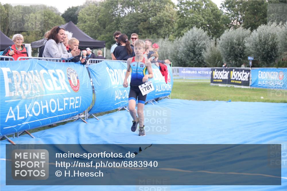 25.08.2024 - Elbe Triathlon Hamburg H.Heesch http://msf.ph/oto/6883940 25.08.2024 13:05:23 Ziel 1781 meine-sportfotos.de