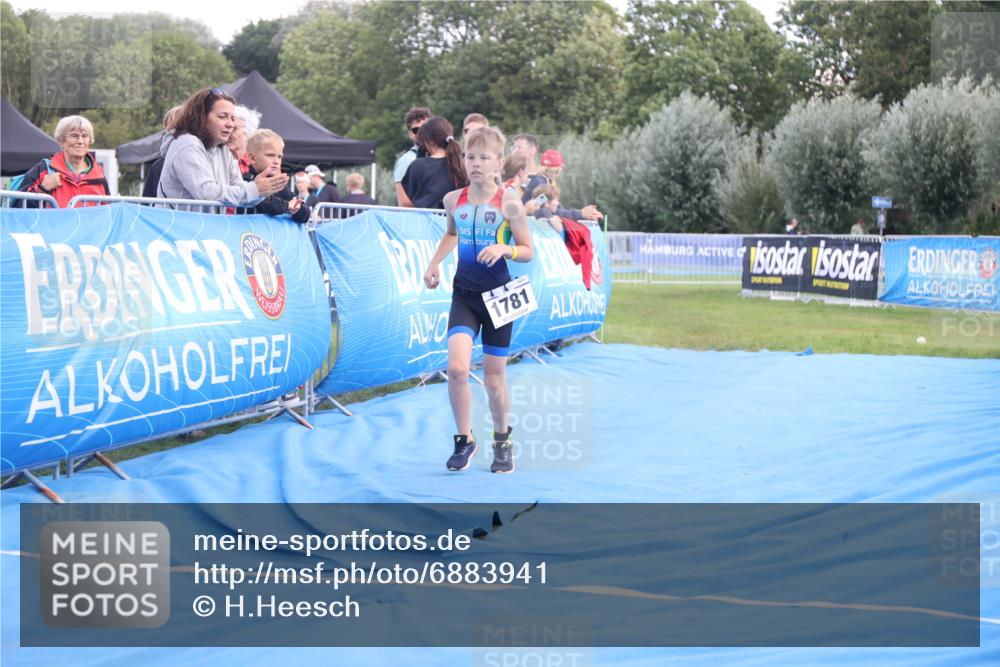 25.08.2024 - Elbe Triathlon Hamburg H.Heesch http://msf.ph/oto/6883941 25.08.2024 13:05:23 Ziel 1781 meine-sportfotos.de
