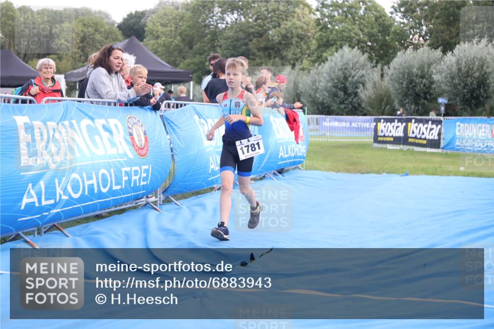 25.08.2024 - Elbe Triathlon Hamburg H.Heesch http://msf.ph/oto/6883943 25.08.2024 13:05:24 Ziel 1781 meine-sportfotos.de