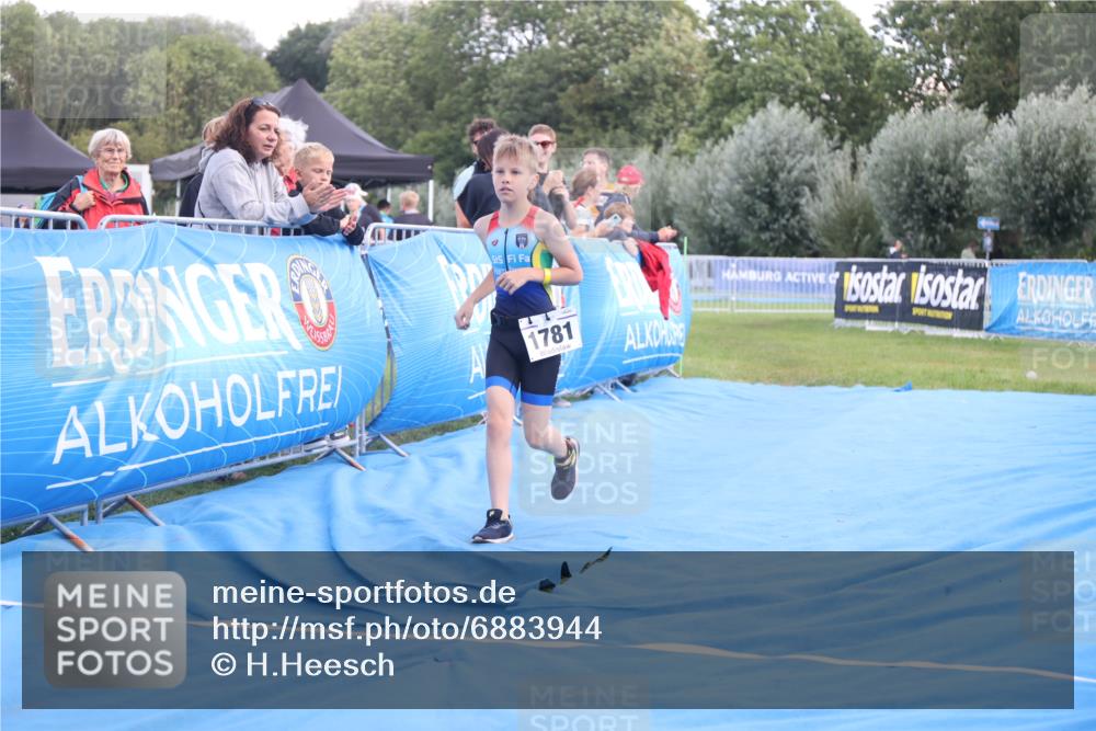 25.08.2024 - Elbe Triathlon Hamburg H.Heesch http://msf.ph/oto/6883944 25.08.2024 13:05:24 Ziel 1781 meine-sportfotos.de