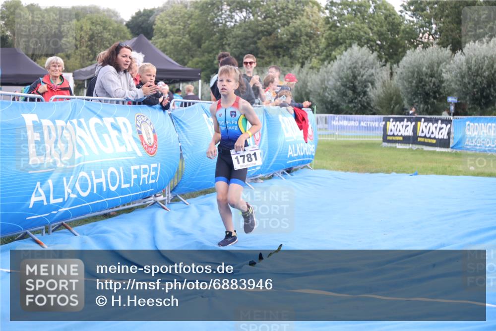 25.08.2024 - Elbe Triathlon Hamburg H.Heesch http://msf.ph/oto/6883946 25.08.2024 13:05:24 Ziel 1781 meine-sportfotos.de