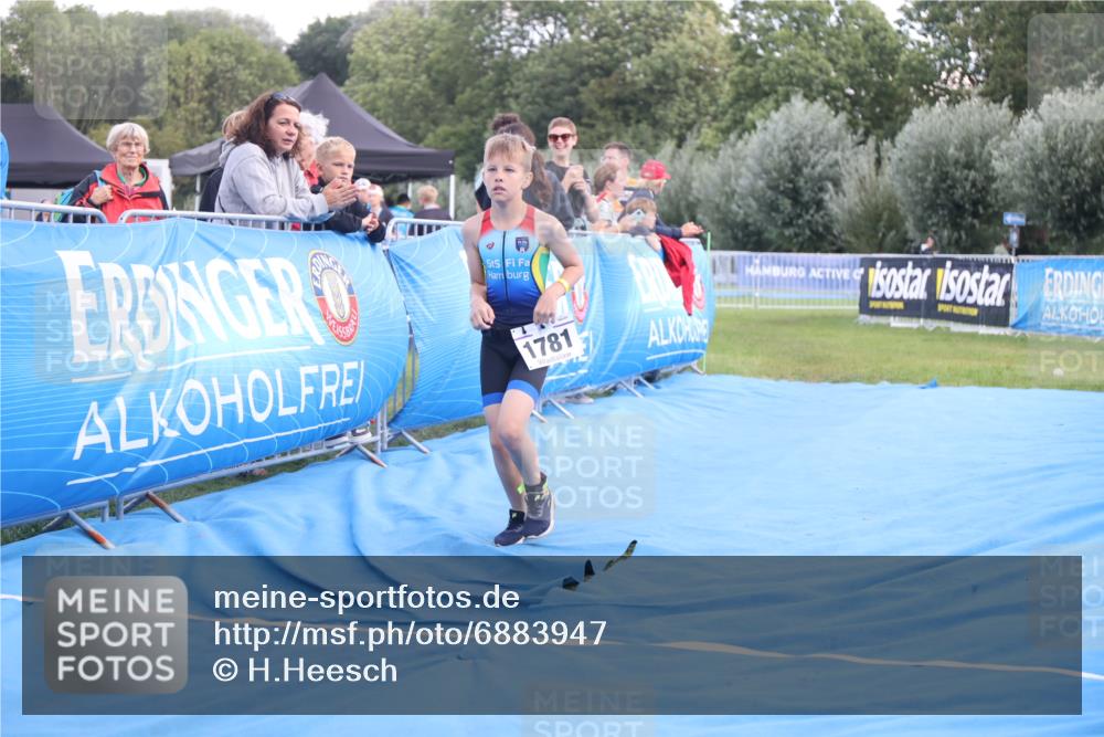 25.08.2024 - Elbe Triathlon Hamburg H.Heesch http://msf.ph/oto/6883947 25.08.2024 13:05:24 Ziel 1781 meine-sportfotos.de