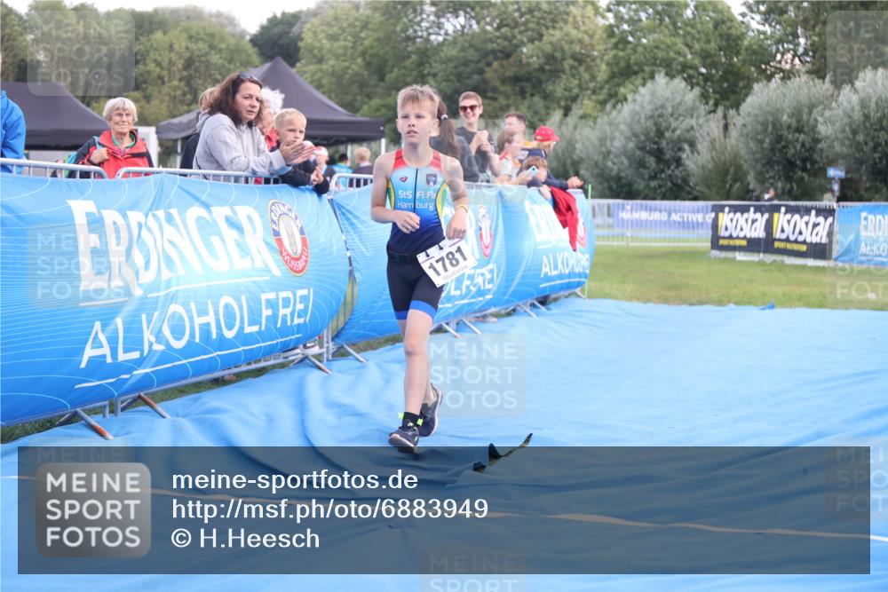 25.08.2024 - Elbe Triathlon Hamburg H.Heesch http://msf.ph/oto/6883949 25.08.2024 13:05:24 Ziel 1781 meine-sportfotos.de