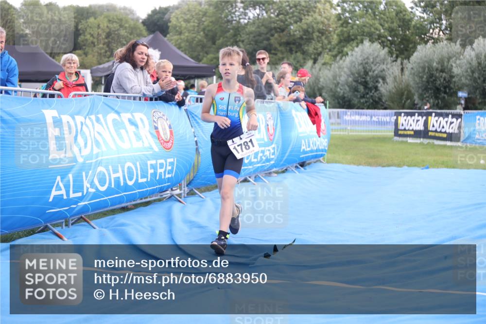 25.08.2024 - Elbe Triathlon Hamburg H.Heesch http://msf.ph/oto/6883950 25.08.2024 13:05:24 Ziel 1781 meine-sportfotos.de