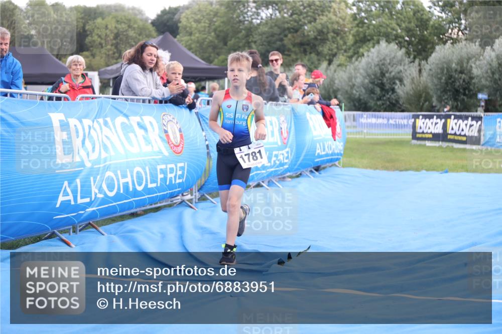 25.08.2024 - Elbe Triathlon Hamburg H.Heesch http://msf.ph/oto/6883951 25.08.2024 13:05:24 Ziel 1781 meine-sportfotos.de