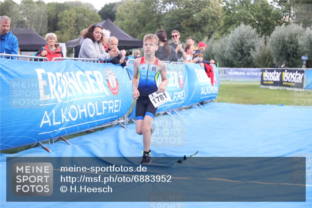 25.08.2024 - Elbe Triathlon Hamburg H.Heesch http://msf.ph/oto/6883952 25.08.2024 13:05:24 Ziel 1781 meine-sportfotos.de