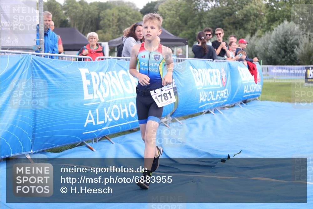 25.08.2024 - Elbe Triathlon Hamburg H.Heesch http://msf.ph/oto/6883955 25.08.2024 13:05:25 Ziel 1781 meine-sportfotos.de
