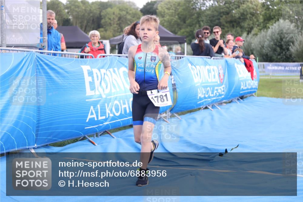 25.08.2024 - Elbe Triathlon Hamburg H.Heesch http://msf.ph/oto/6883956 25.08.2024 13:05:25 Ziel 1781 meine-sportfotos.de