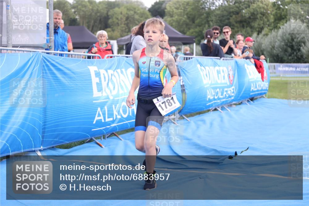 25.08.2024 - Elbe Triathlon Hamburg H.Heesch http://msf.ph/oto/6883957 25.08.2024 13:05:25 Ziel 1781 meine-sportfotos.de
