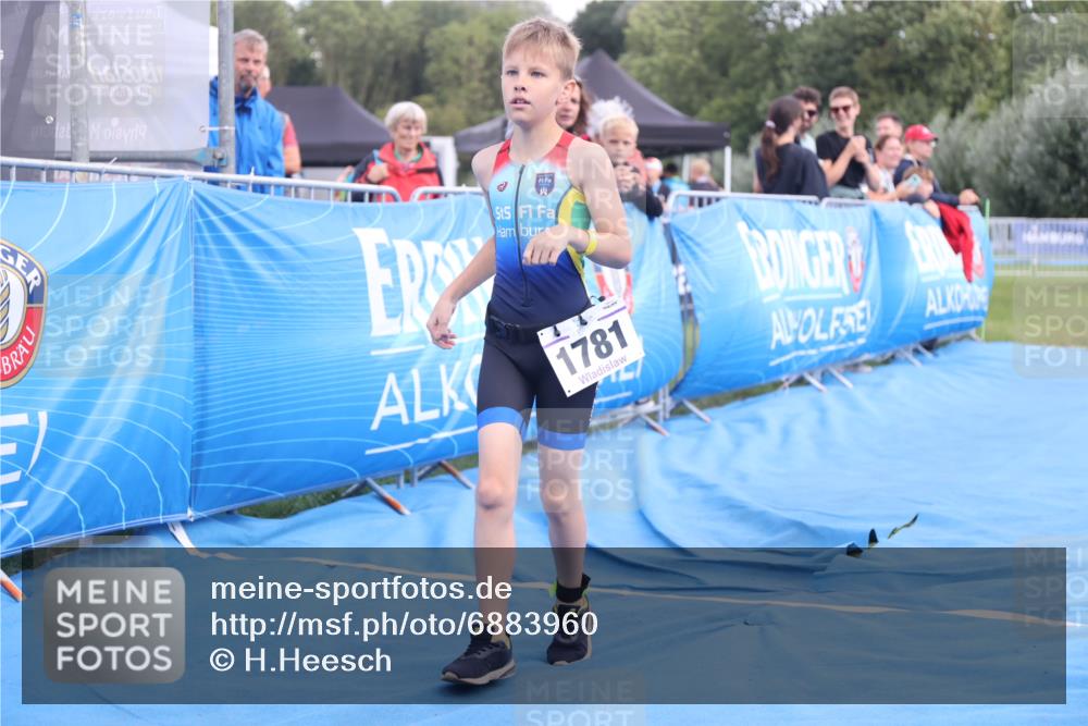25.08.2024 - Elbe Triathlon Hamburg H.Heesch http://msf.ph/oto/6883960 25.08.2024 13:05:25 Ziel 1781 meine-sportfotos.de