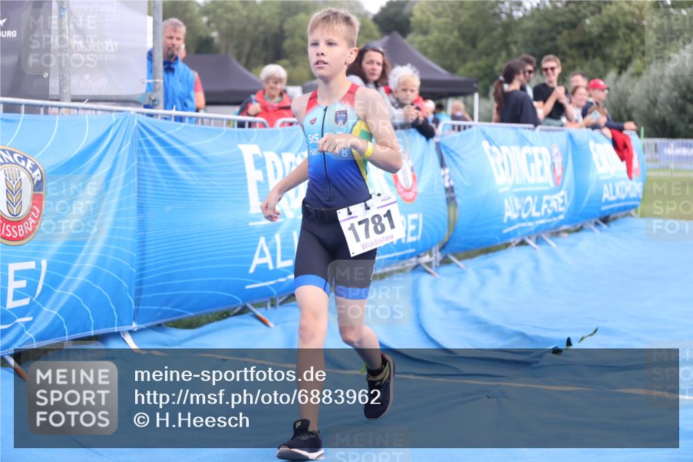25.08.2024 - Elbe Triathlon Hamburg H.Heesch http://msf.ph/oto/6883962 25.08.2024 13:05:25 Ziel 1781 meine-sportfotos.de