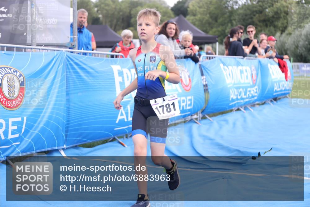 25.08.2024 - Elbe Triathlon Hamburg H.Heesch http://msf.ph/oto/6883963 25.08.2024 13:05:25 Ziel 1781 meine-sportfotos.de