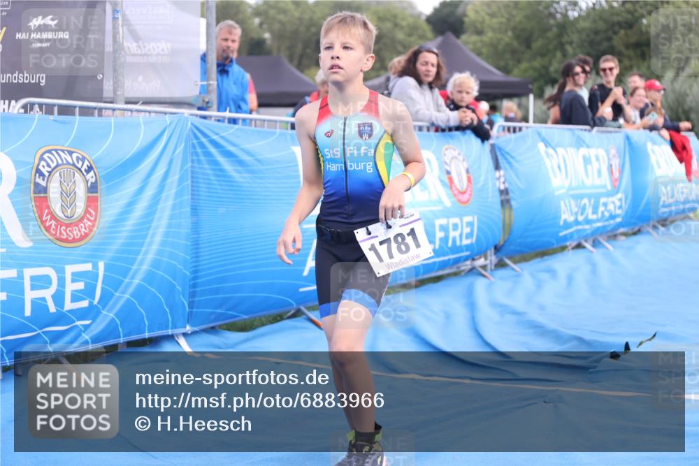 25.08.2024 - Elbe Triathlon Hamburg H.Heesch http://msf.ph/oto/6883966 25.08.2024 13:05:25 Ziel 1781 meine-sportfotos.de