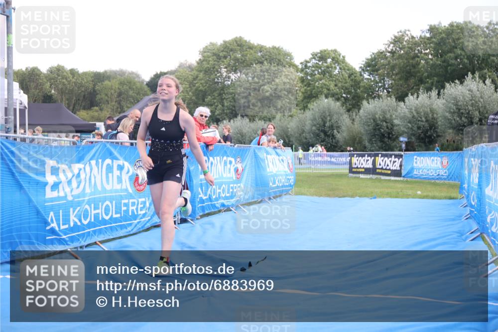 25.08.2024 - Elbe Triathlon Hamburg H.Heesch http://msf.ph/oto/6883969 25.08.2024 13:07:08 Ziel 1739 meine-sportfotos.de