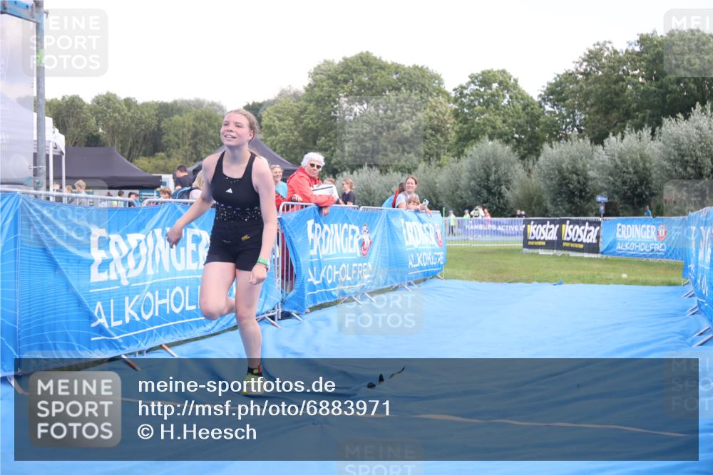 25.08.2024 - Elbe Triathlon Hamburg H.Heesch http://msf.ph/oto/6883971 25.08.2024 13:07:08 Ziel 1739 meine-sportfotos.de