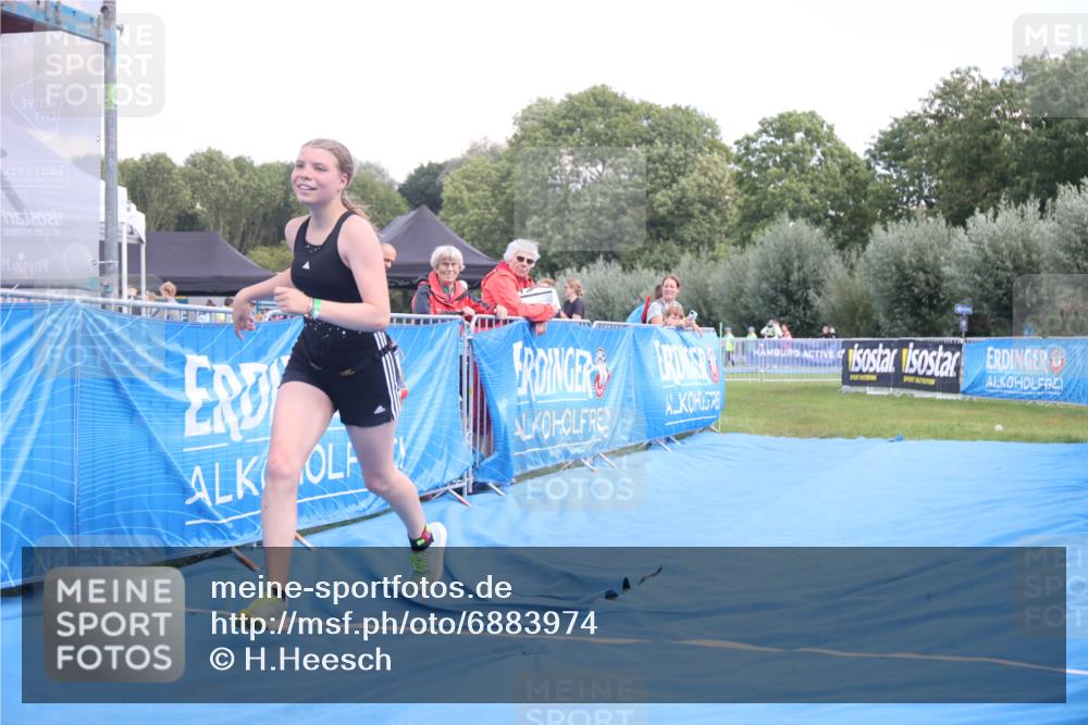 25.08.2024 - Elbe Triathlon Hamburg H.Heesch http://msf.ph/oto/6883974 25.08.2024 13:07:08 Ziel 1739 meine-sportfotos.de