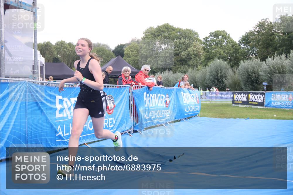 25.08.2024 - Elbe Triathlon Hamburg H.Heesch http://msf.ph/oto/6883975 25.08.2024 13:07:08 Ziel 1739 meine-sportfotos.de