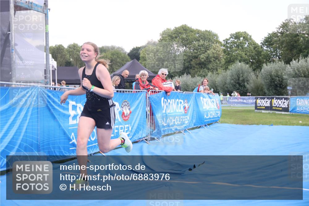 25.08.2024 - Elbe Triathlon Hamburg H.Heesch http://msf.ph/oto/6883976 25.08.2024 13:07:08 Ziel 1739 meine-sportfotos.de