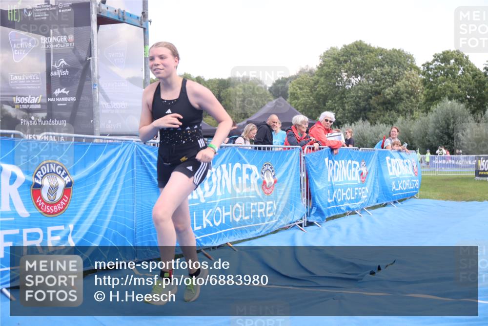 25.08.2024 - Elbe Triathlon Hamburg H.Heesch http://msf.ph/oto/6883980 25.08.2024 13:07:08 Ziel 1739 meine-sportfotos.de